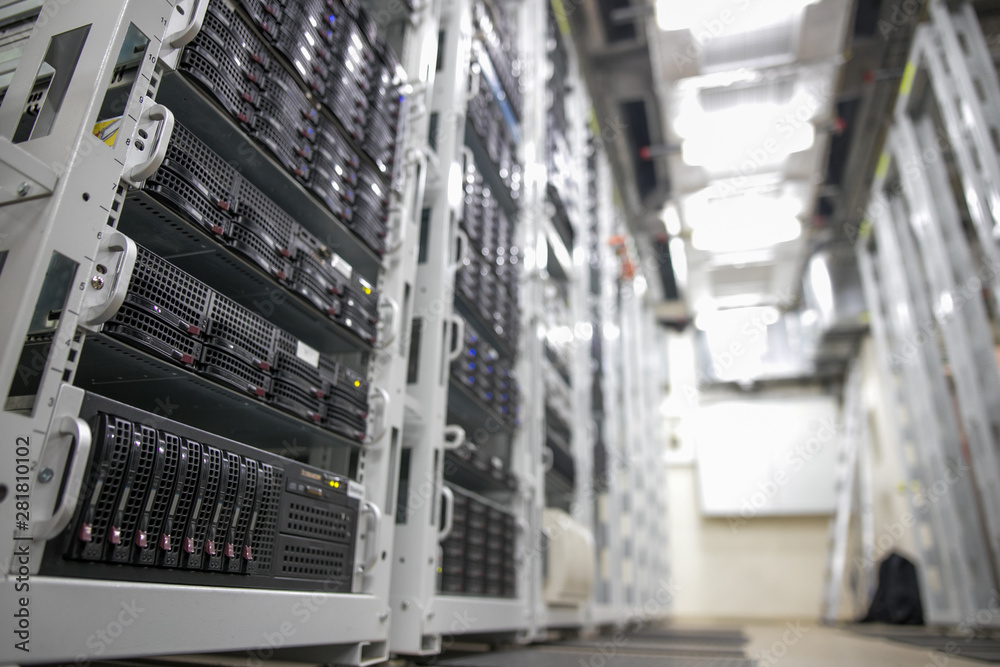 Server Room - الکترونیک فیدار